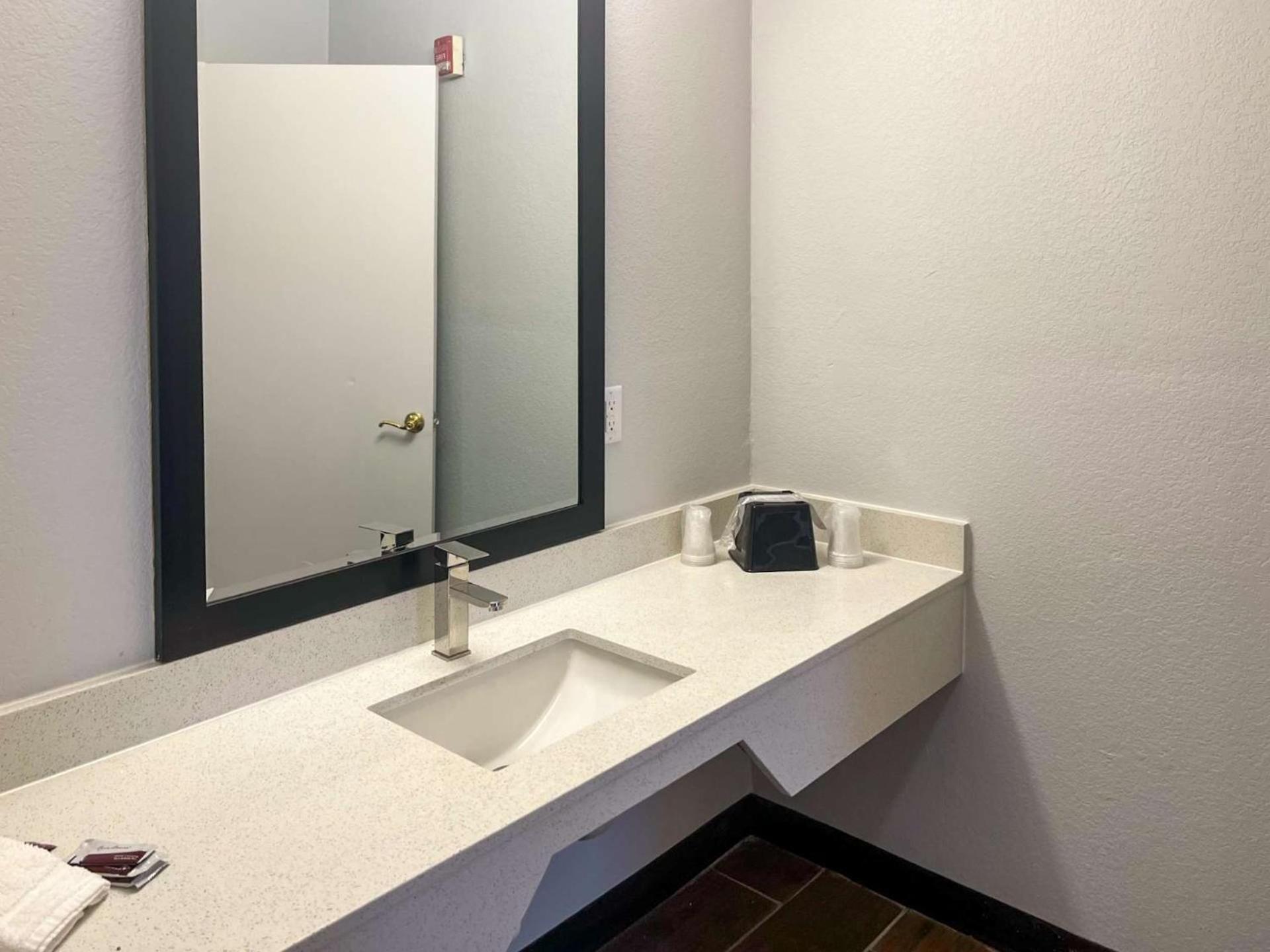 Studio 6 Suites Hurricane, Wv מראה חיצוני תמונה
